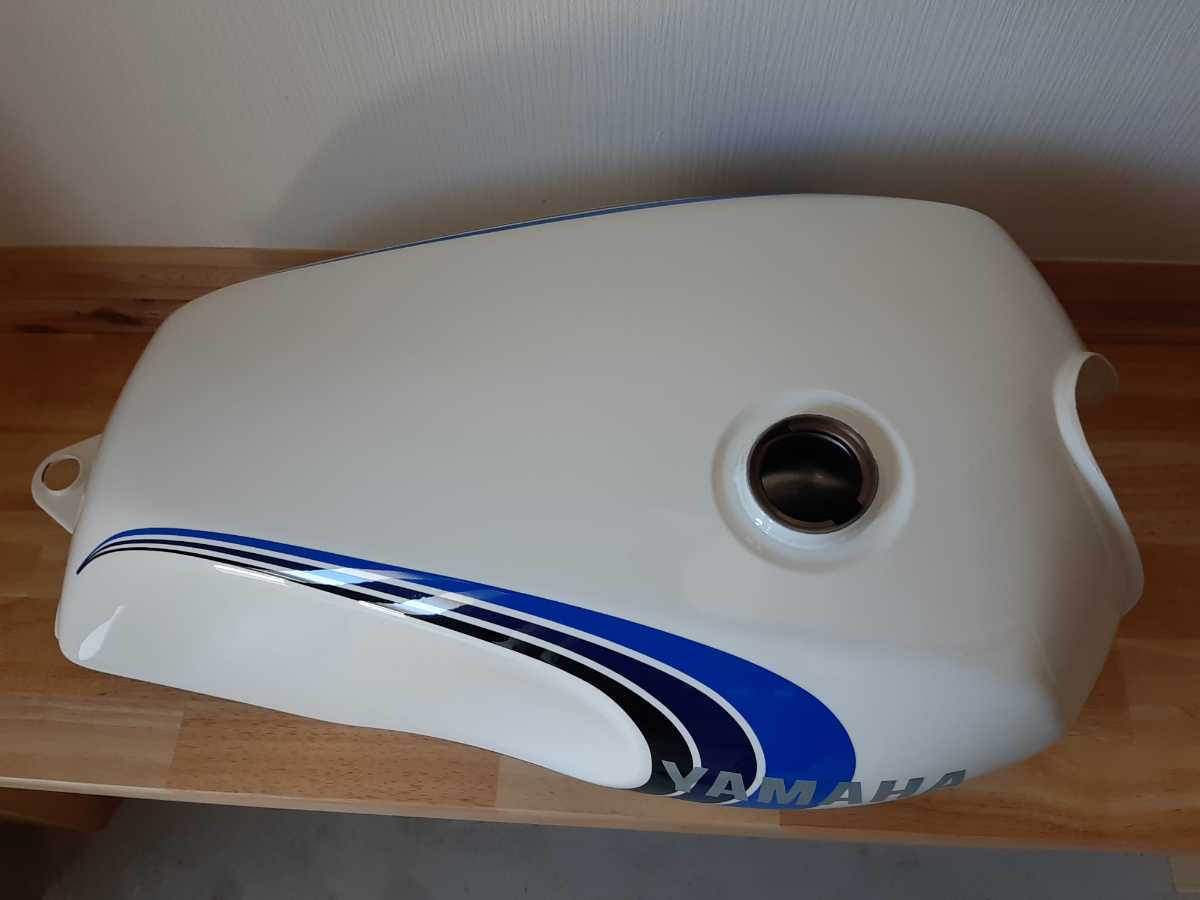 格安スタート RZ350 RZ250 ガソリンタンク 未使用品 2型カラー激レア