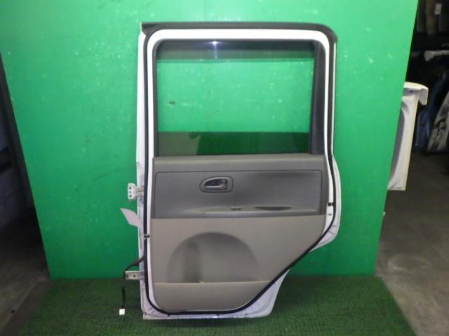 タント DBA-L375S 右リアドア W24