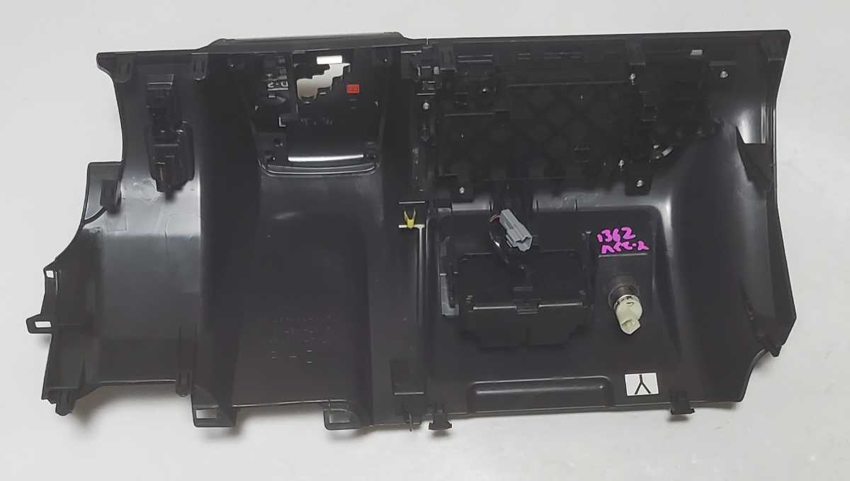 トヨタ ハイエース・GDH206V 純正 6型 スーパーGL エアコンパネル