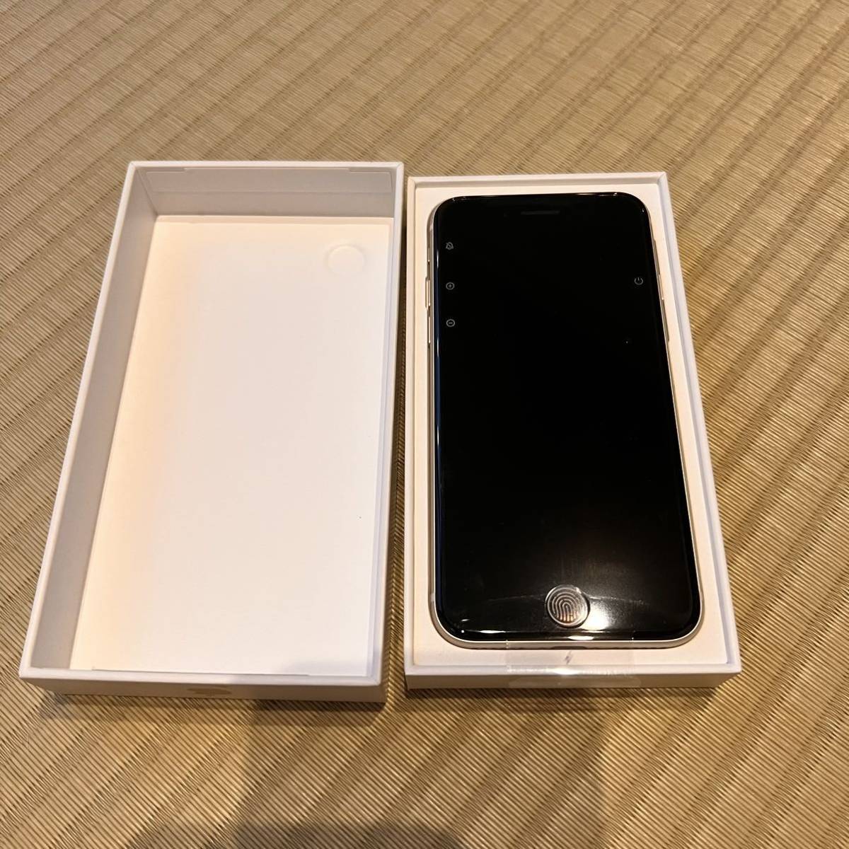  iPhone SE 第3世代 128GB スターライト 白 SIMフリー(iPhone)｜売買されたオークション情報、yahooの商品情報をアーカイブ公開 - オークファン iPhone