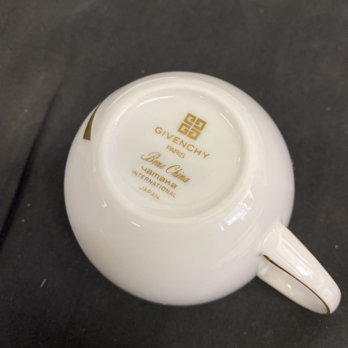 GIVENCHY カップ ペア ジバンシー コーヒー カップ&amp;ソーサー (ジバンシィ) コーヒーセット｜トレファクONLINE 2客セット &amp; 未使用 GIVENCHY&frasl;ジバンシー 洋食器 ソーサー 箱入 《未使用》GIVENCHY