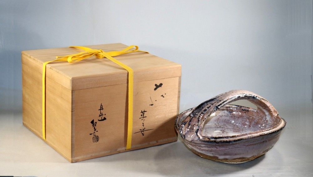 由】琉球壺屋焼 名工 新垣勲 双魚文 花入 高24.7cm【やちむん 壷 花器