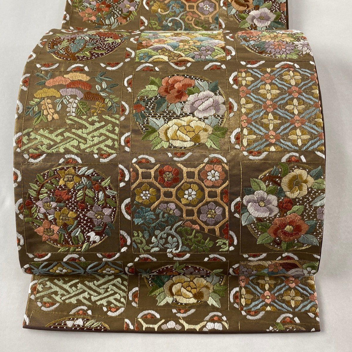 袋帯 金銀糸 六通 刺繍 正絹 逸品 草花 中古 華文 茶緑色 花丸文 美