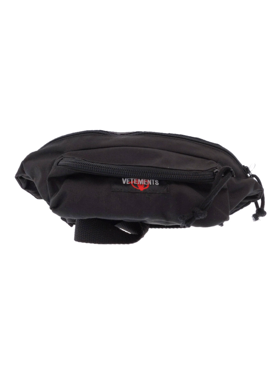 VETEMENTS◆ウエストバッグ/-/ブラック/New Classic Fanny Pack/19AW VETEMENTS◇ウエストバッグ&frasl;キャンバス&frasl;ブラック 送料⁄関込 VETEMENTS◇ヴェトモン&frasl;ウエストバッグ&frasl;ポリエステル&frasl;マルチ ビッグ ヴェトモン LABEL