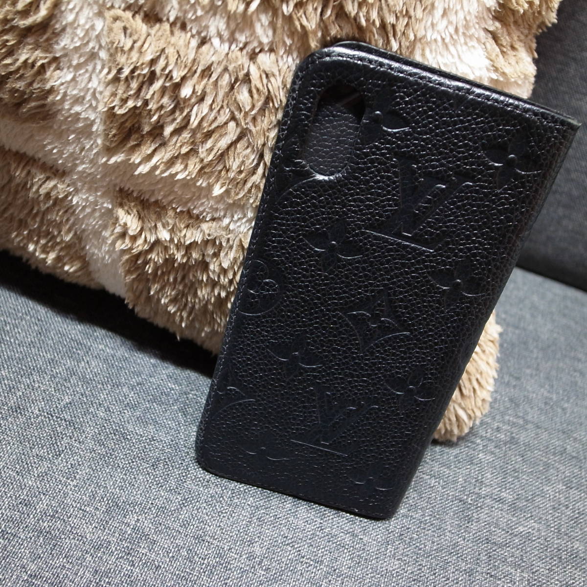 人気定番，格安 正規品 ルイヴィトン フォリオ アンプラント モノグラム iPhoneカバー(服飾小物)｜売買されたオークション情報、yahooの商品情報をアーカイブ公開 - オークファン 服飾小物