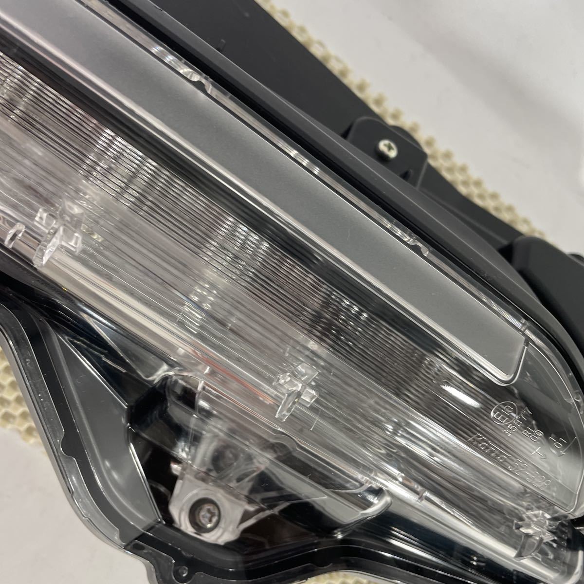 M 34-3-3ヤリスクロス 右　 MXPB10 MXPB15　デイライト　ターンシグナルランプ　 52-328 MXPB15 トヨタ ヤリスクロスの新車グレード一覧（2ページ目）｜新車・未 MXPB10 MXPJ10 MXPJ15