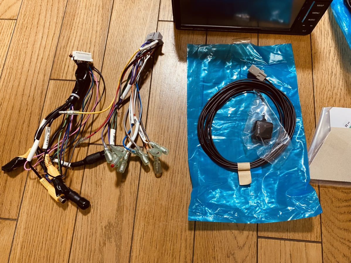 パナソニック ストラーダ CN-RE03WD メモリー フルセグ Bluetooth
