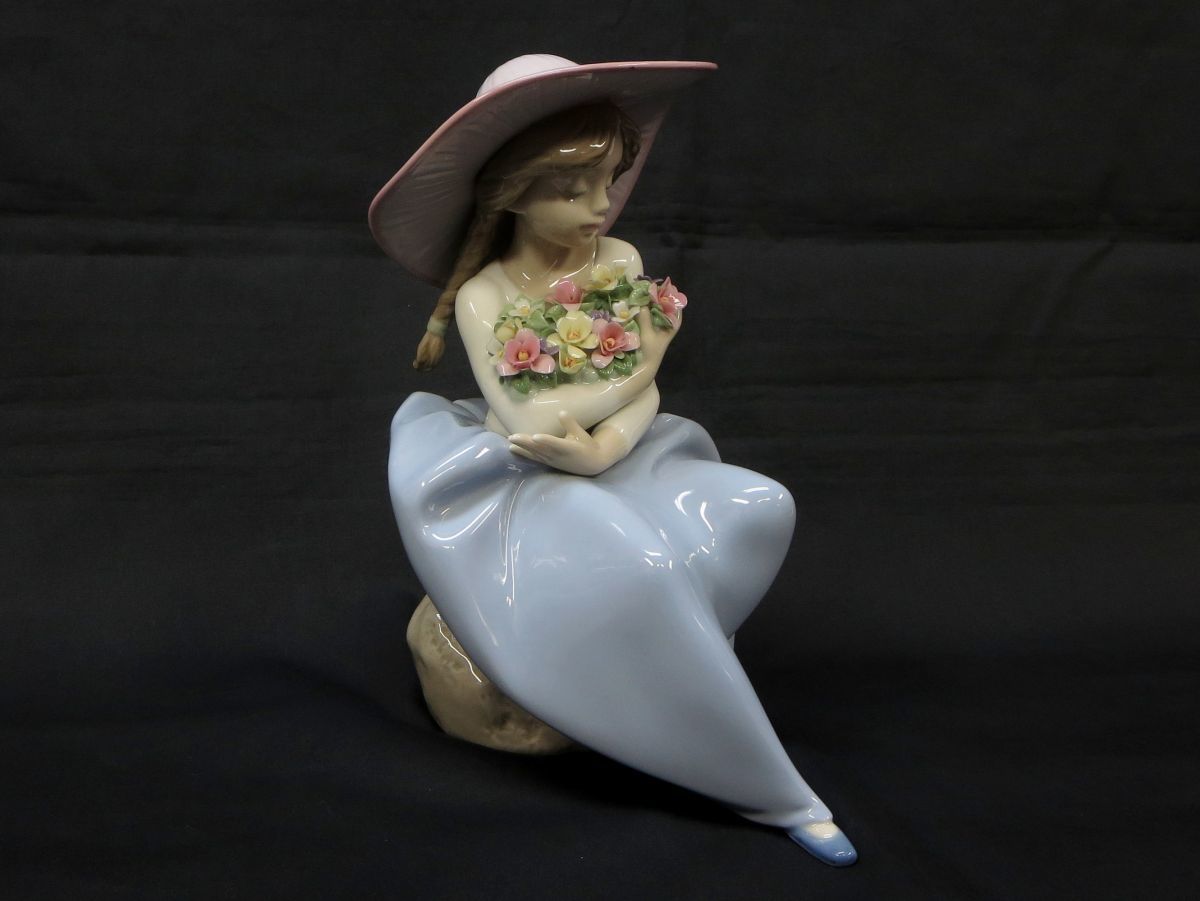リアドロ リヤドロ LLADRO 少女 花 花の香りにつつまれて