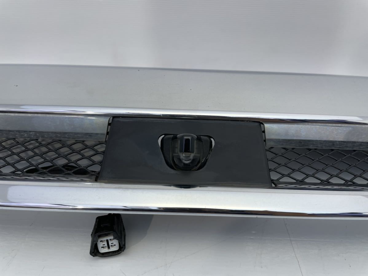 三菱 デリカD5 ローデスト CV5W 純正カメラ付きフロントグリル 三菱 デリカD:5 ローデスト CV5W 純正カメラ付きフロントグリル