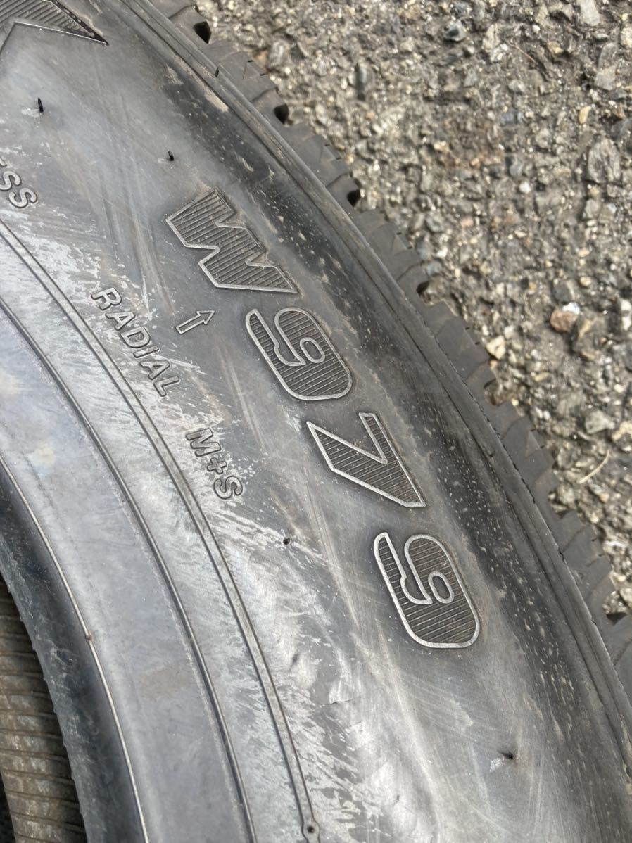 205／70R17、5 ブリヂストン　スタッドレス　6本セット 205&frasl;70R17.5 ブリヂストン W979 2023年製 バリ山★即納 9分溝