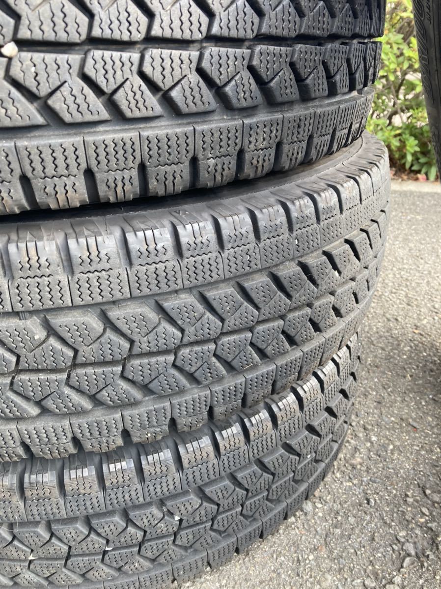 205／70R17、5 ブリヂストン　スタッドレス　6本セット 205&frasl;70R17.5 ブリヂストン W979 2023年製 バリ山★即納 9分溝