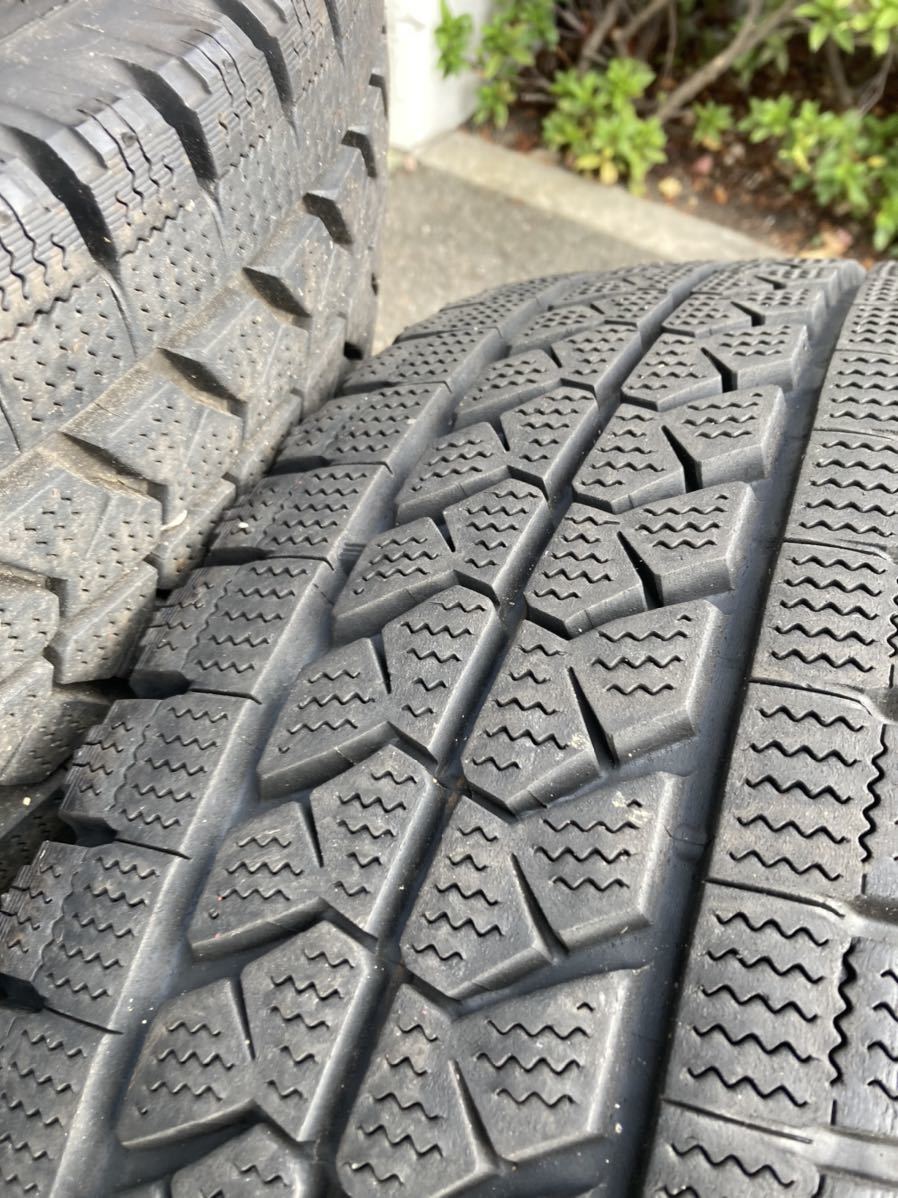 205／70R17、5 ブリヂストン　スタッドレス　6本セット 205&frasl;70R17.5 ブリヂストン W979 2023年製 バリ山★即納 9分溝