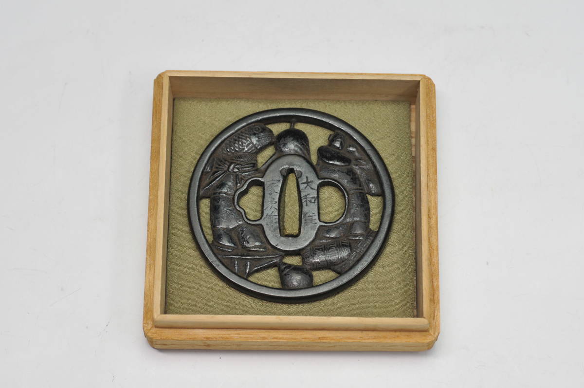 赤銅透かし 在銘 恵比寿 大黒天 大和住 家次作 透かし鐔 刀鐔 鍔