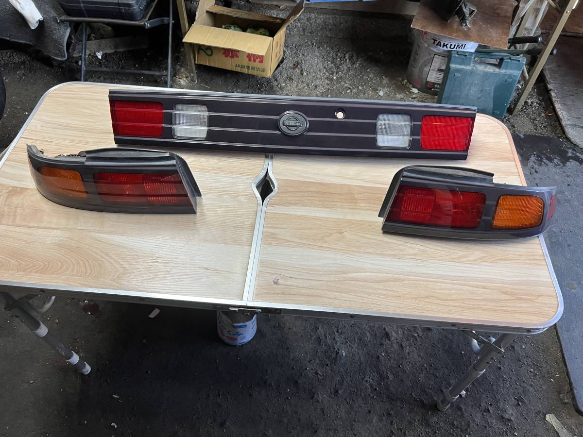 美品 s14シルビア センターガーニッシュ テールランプ テールランプ