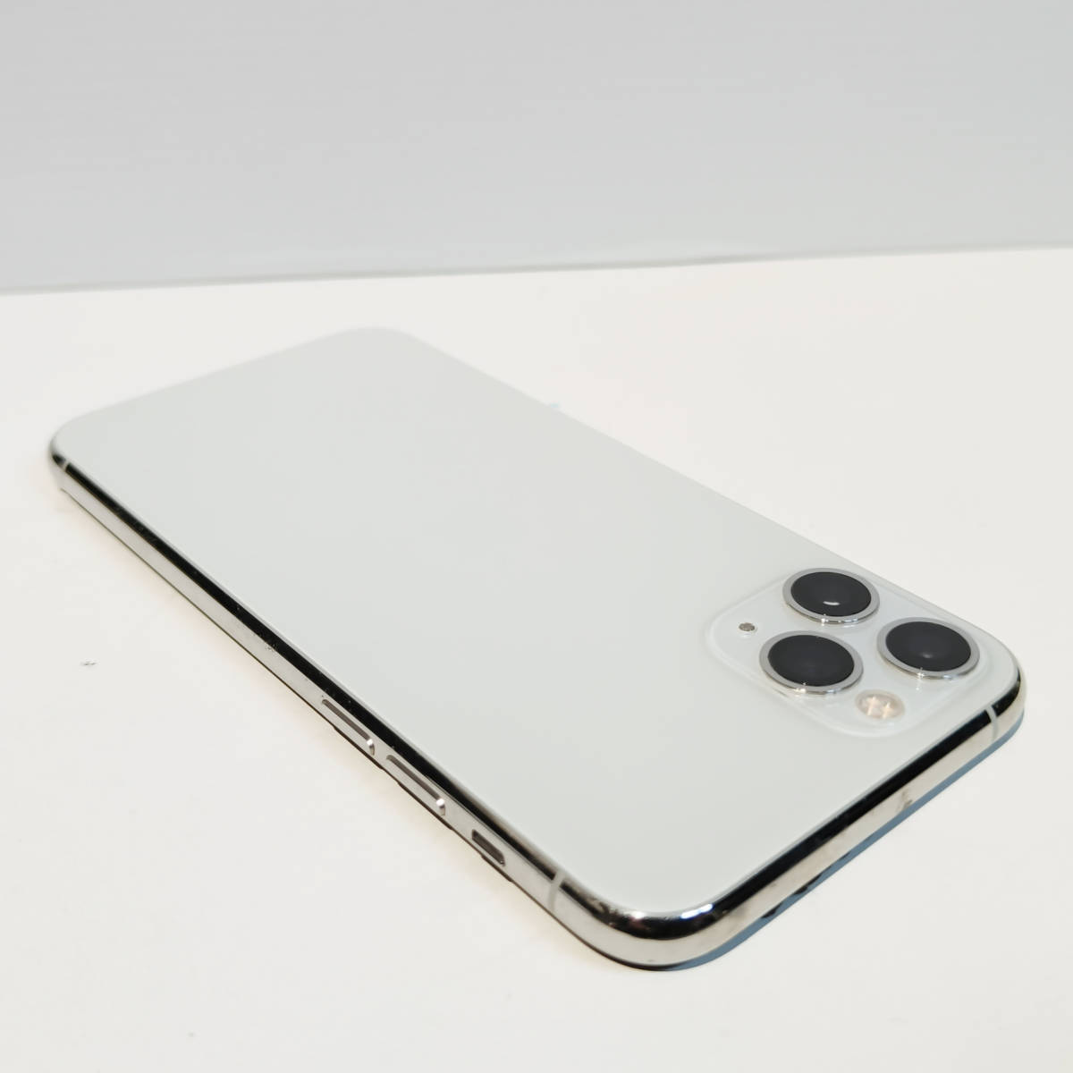 ST-00702] Apple iPhone 11 Pro シルバー ジャンク アップル