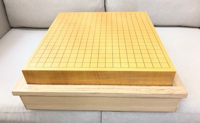 高級囲碁盤新榧 天地柾目 5 5寸 ヘソ有 厚盤 脚付 美木目