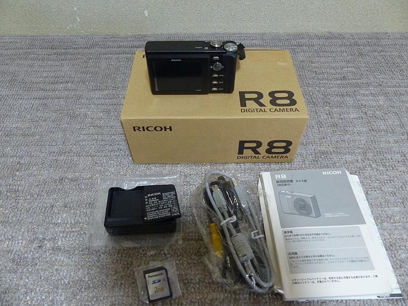 リコーのデジカメ.R8.元箱取説つき.綺麗です
