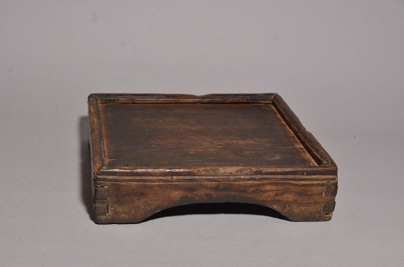 李朝 | Antique Sam's - Collection 木台 李朝木台（四） CE） 入蘆花