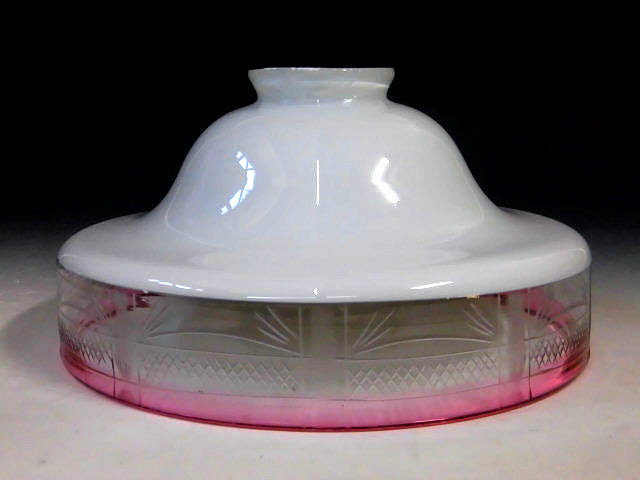 薄い 乳白 赤色 色硝子 電傘 電笠 シェードランプ 氷コップ アンティーク 古いガラス電笠 乳白地赤縁切子 /電傘 照明 シェード アンティーク