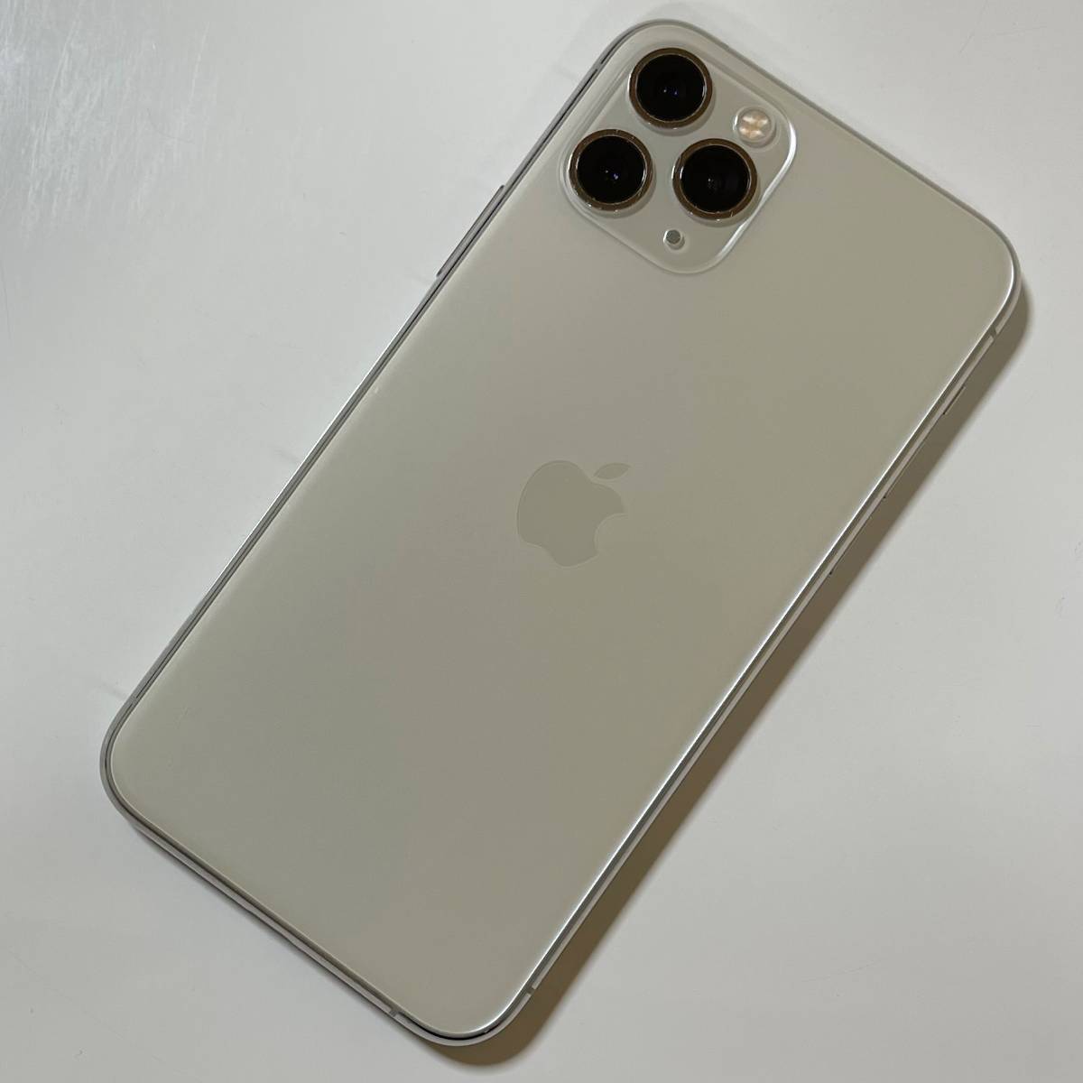 SIMフリー iPhone 11 Pro シルバー 256GB MWC82J/A バッテリー最大容量
