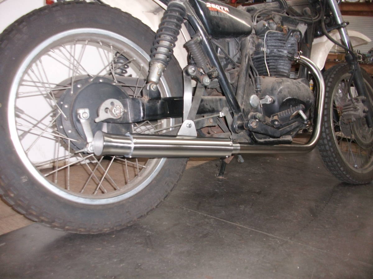 ２５０ＴＲマフラーステンレス製ファネルタイプの出品です。ダウンタイプ 250TR ダウンタイプ ステンレス製マフラーファネルタイプ新品未使用