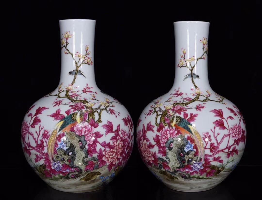 ◆旧蔵◆古美術 中国古玩 大清雍正年製款　臙脂紅　花開富貴花鳥紋天球瓶―對　時代物 T08　