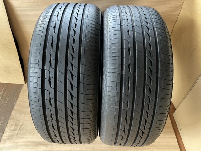 中古タイヤ2本セット 225/45/18 BRIDGESTONE REGNO ほぼ新品のタイヤ