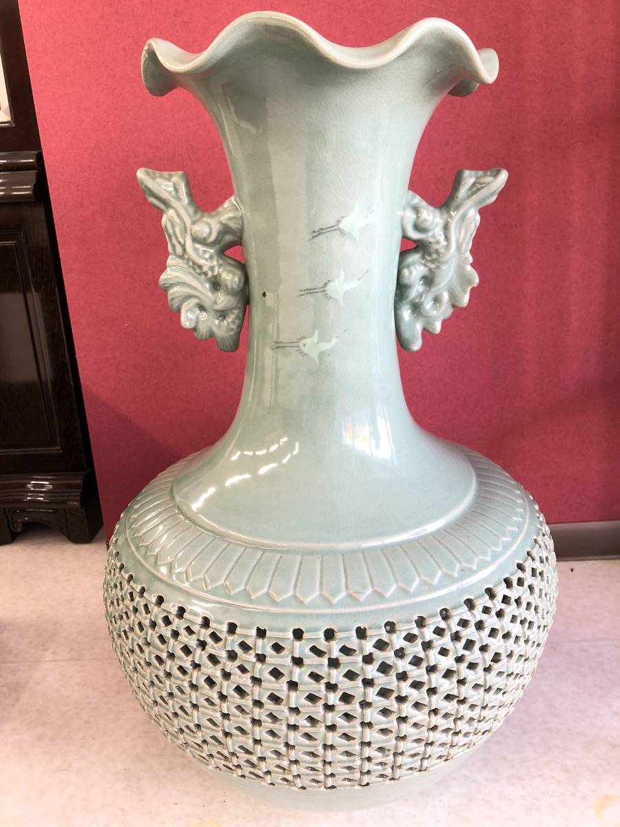 HB6070 高麗青磁 壺 花瓶 芸元作？ 透彫 透かし 鶴雲文 双耳