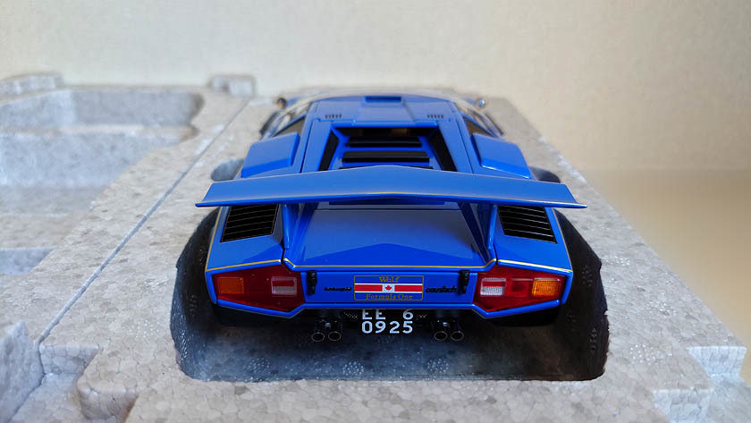 新品】オートアート(AUTOart) 1/18 ランボルギーニカウンタック LP500S