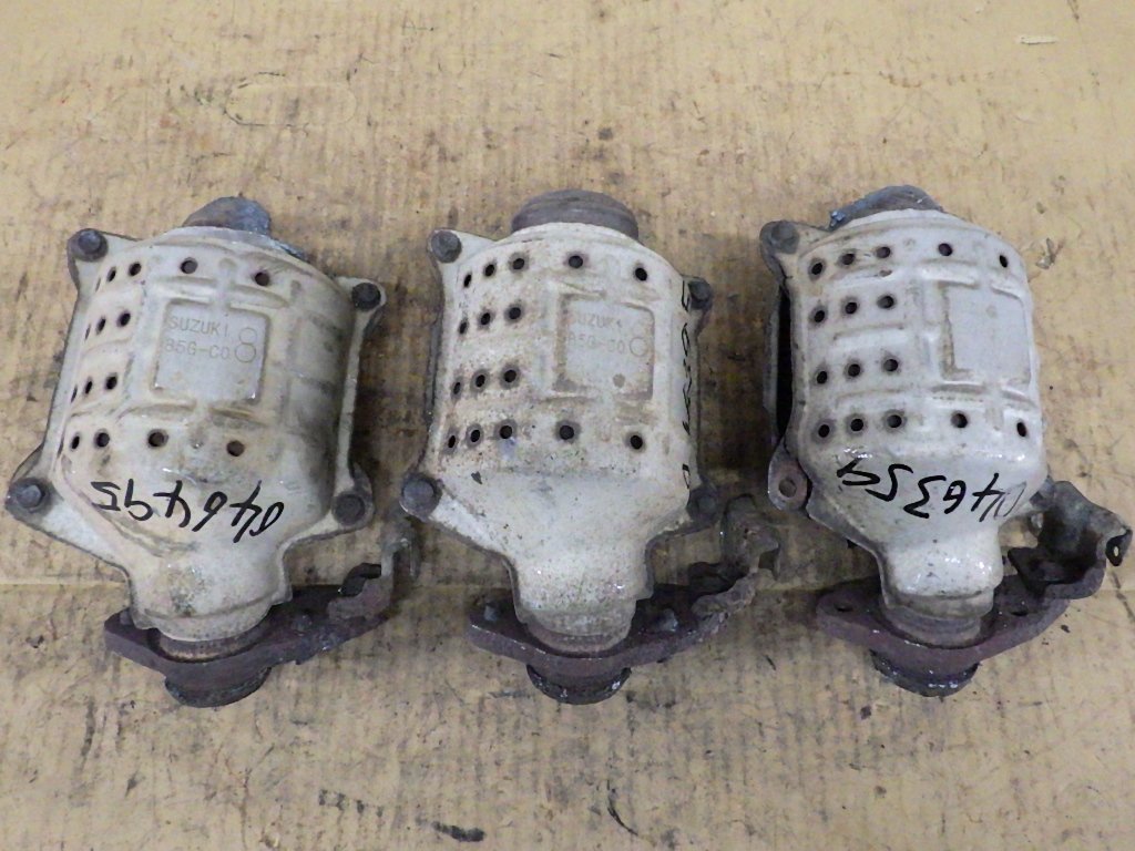 【送料無料，品質保証】 石 スズキ 85G-C08 触媒 3個セット K6A 棚落ち無 コア用 ニッサン ロジウム パラジウム ジャンク品 046359/046395/046495(触媒、エキマニ、フロントパイプ)｜売買されたオークション情報、yahooの商品 スズキ用