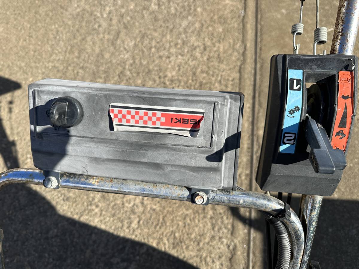 イセキ歩行型モア　SW521-GB　草刈機 芝刈機　引取限定　ジャンク品 イセキ歩行型モアSW521-GB草刈機 芝刈機引取限定ジャンク品 (3r) 鷲塚