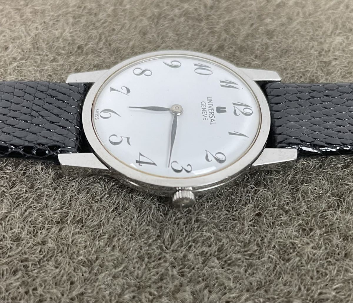 ユニバーサルジュネーブ 手巻き ラウンドフェイス 腕時計 未使用 ○UNIVERSAL GENEVE SWISS ユニバーサルジュネーブ ラウンド スイス製