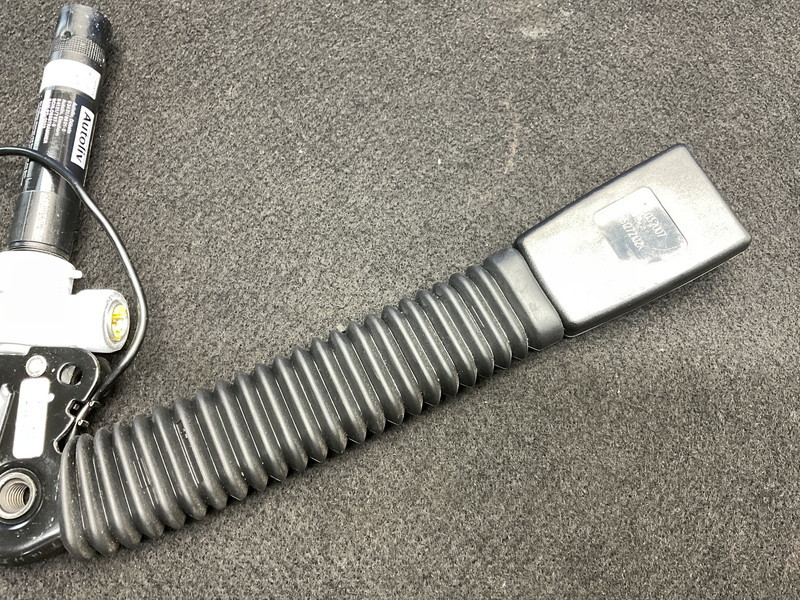 BM124 E61 PU25 525i ツーリング Mスポーツ 左フロント シートベルト キャッチ&frasl;バックル ★動作OK&frasl;エラー無し ○ 525i  BM124 PU25 BMW・525iツーリングＭスポーツ（E61） 試乗動画 試乗レポート|徹底
