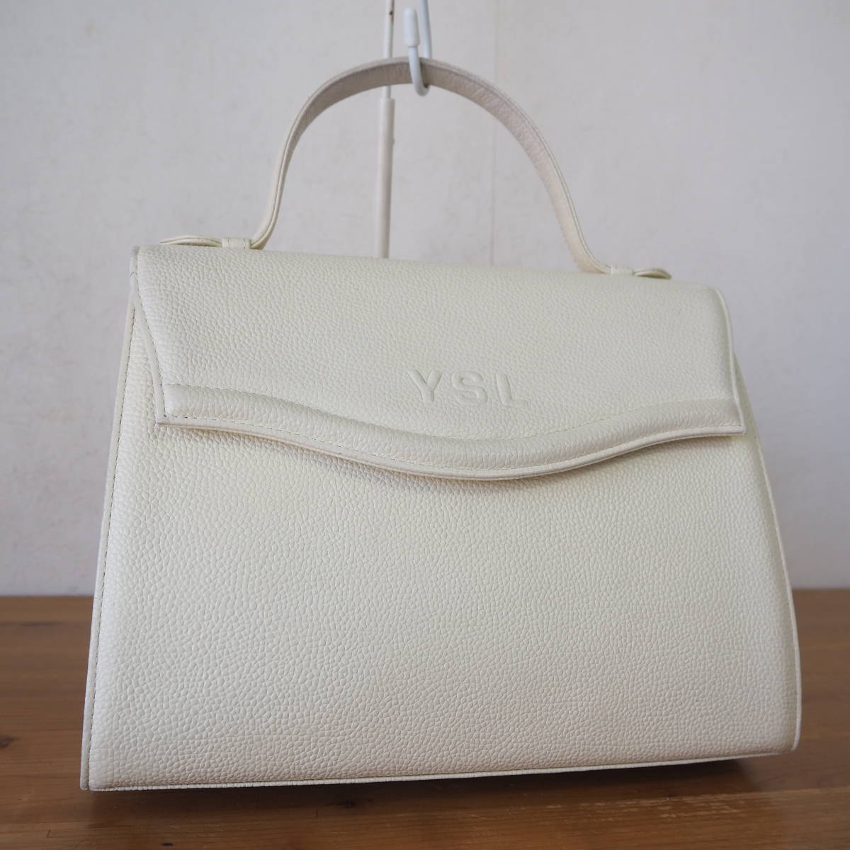 Yves Saint Laurent イヴサンローラン ハンドバッグ Yves saint Laurent/イブサンローラン*YSL*シュリンクレザー
