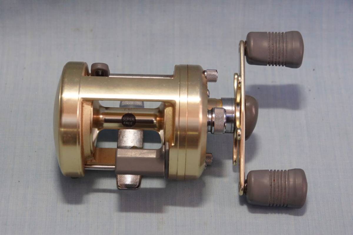 ★シマノ　カルカッタ400 初代★ SHIMANO シマノ カルカッタ 400 箱無し未使用 昔 【公式通販】