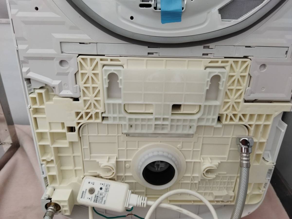 未使用 箱なし TOTO ウォシュレット一体型便座 TCF9135 手渡し歓迎 