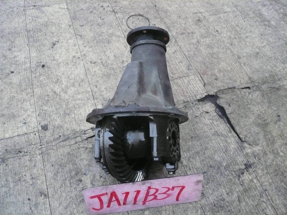 Ｂ３７　本州送料１５００円　ジムニー　ＪＡ１１　フロントデフ　５ＭＴ