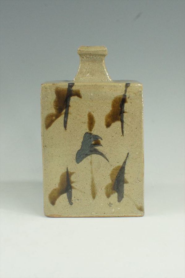 T 益子焼 人間国宝 浜田庄司 濱田庄司 鉄絵 扁壷 角壺 高さ18cm 花器