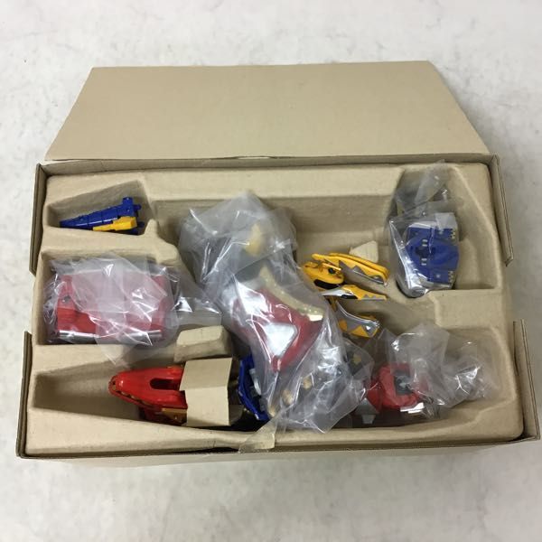 1円〜 バンダイ 爆竜戦隊アバンレンジャー 爆竜合体 DXアバレンオー 爆竜戦隊アバレンジャー バンダイ DX フルカラーヒーロー爆竜戦隊 マックスオージャ おもちゃ買取トイズ
