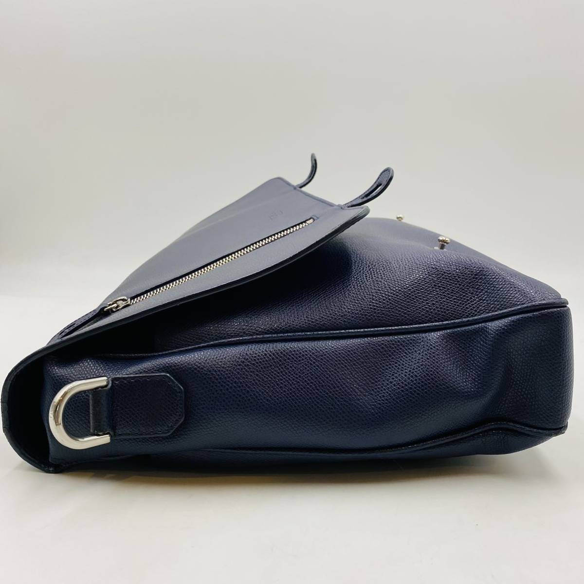 1円【未使用級】入手困難品 フルラ FURLA メッセンジャーバッグ 