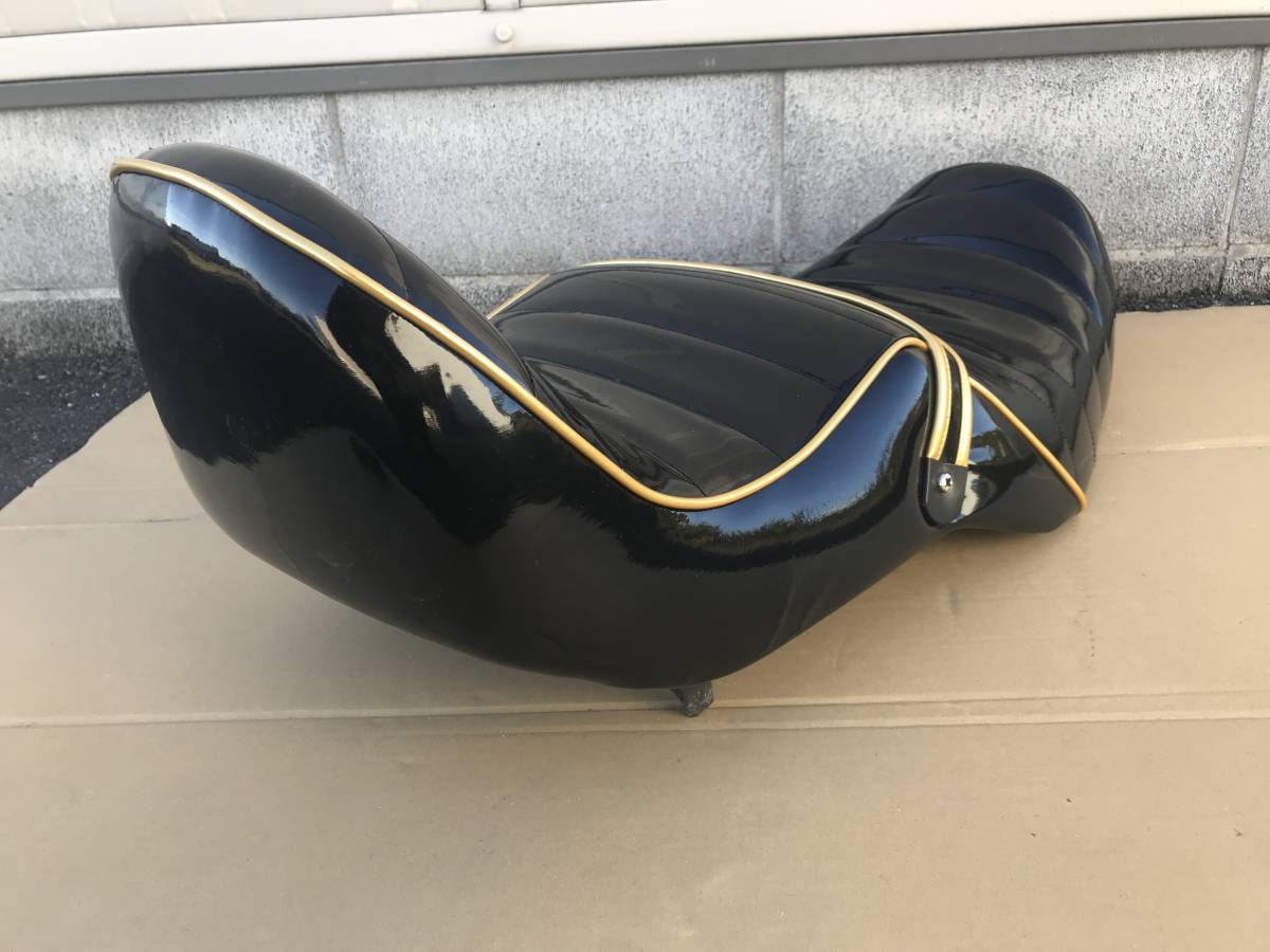 張り替え後未使用 バリオス1型 チョビ三段シート 黒金エナメル タック 