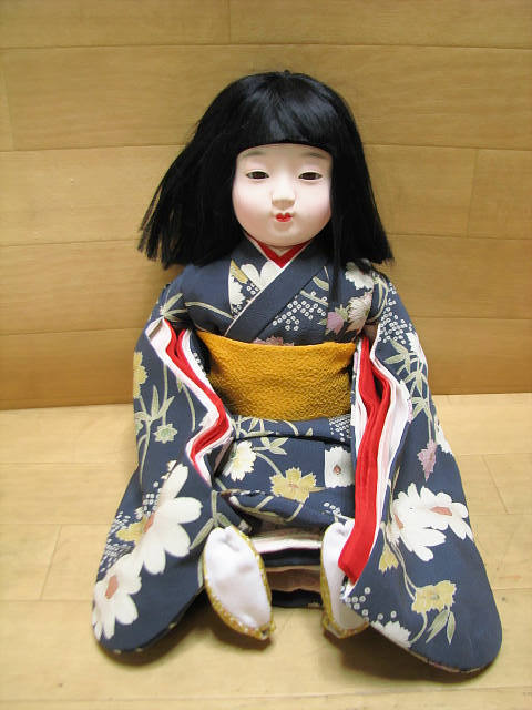 97. 古い　市松人形　日本人形　　作者不明　女の子　全長約38㎝　着物　絹？　昭和　レトロ　アンティーク　抱き人形