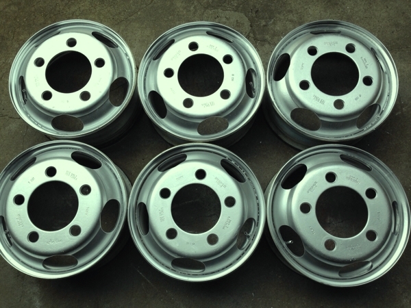 いすゞ　エルフ　TOPY　DFR15.5×5.25　115－8　5穴　両面再塗装　6本セット