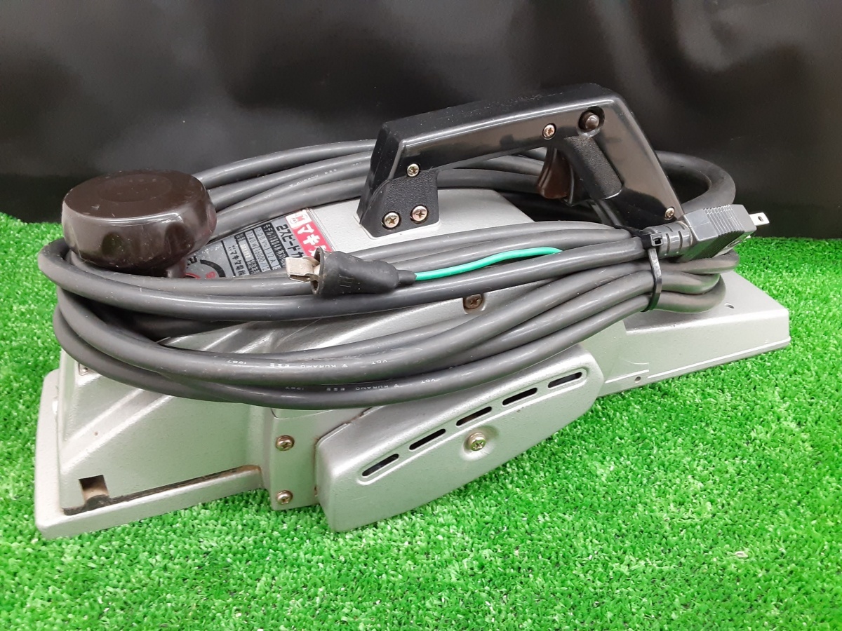 中古品 マキタ makita 136mm 2スピードカンナ 電気カンナ 1804N 本体