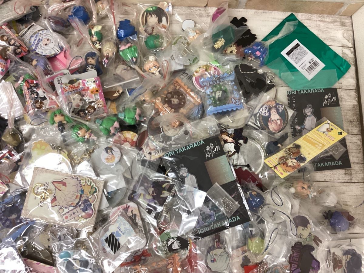 【現状】アニメ アーティスト グッズ アクリルキーホルダー 缶バッジ 他まとめ売り THE RAMPAGE TravisJapan 呪術廻戦 刀剣乱舞 他