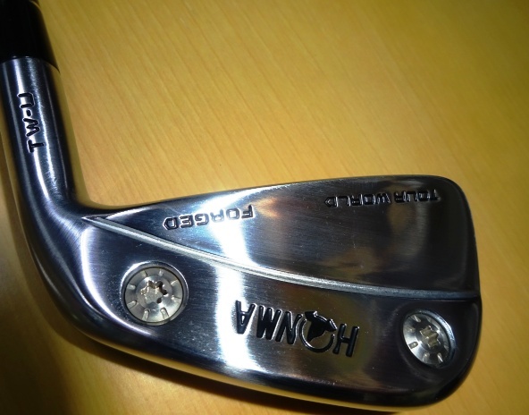 ライ角1度アップライト仕様！ホンマツアーワールドFORGED TW－U