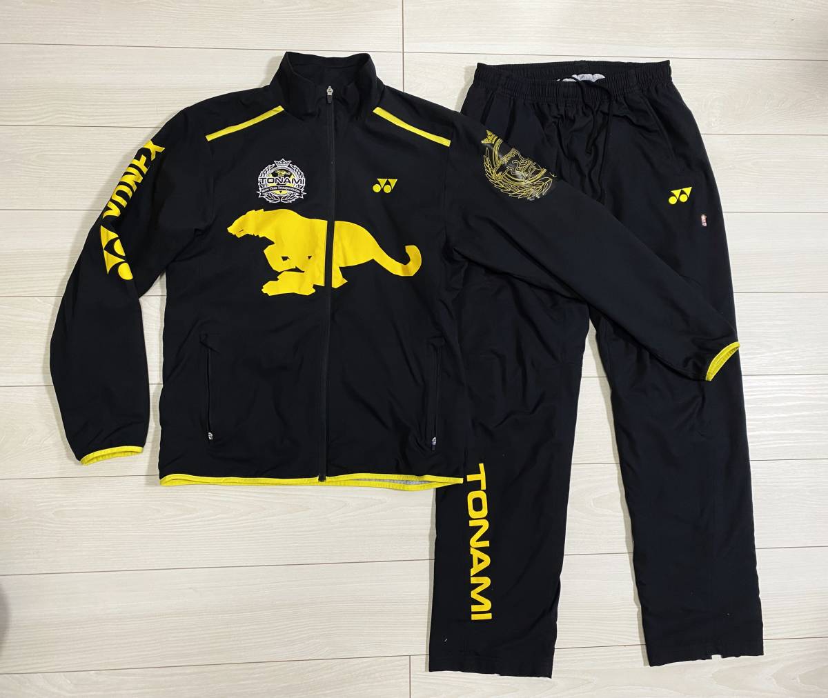 ☆ヨネックス YONEX トナミ運輸 TONAMI ウィンドブレーカー 上下セット
