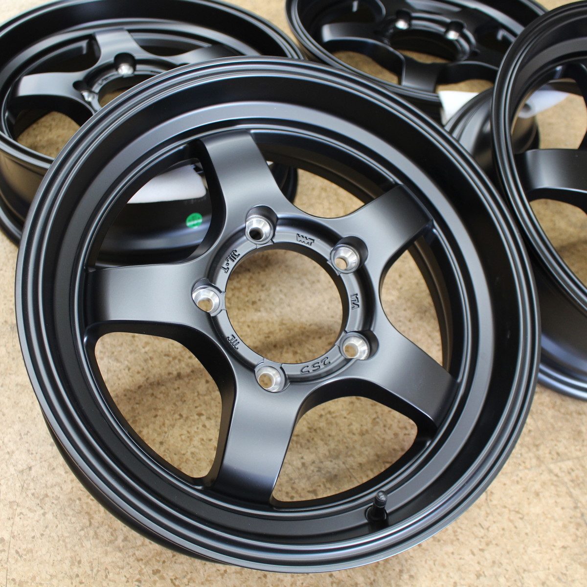 人気定番，定番 ジムニー専用 CST ZERO-1 HYPER S ゼロワンハイパーS ブラック 16インチ 5.5J+22 PCD139.7 アルミホイール 4本SET(社外品)｜売買されたオークション情報、yahooの商品情報をアーカイブ公開 - オークファン 5穴