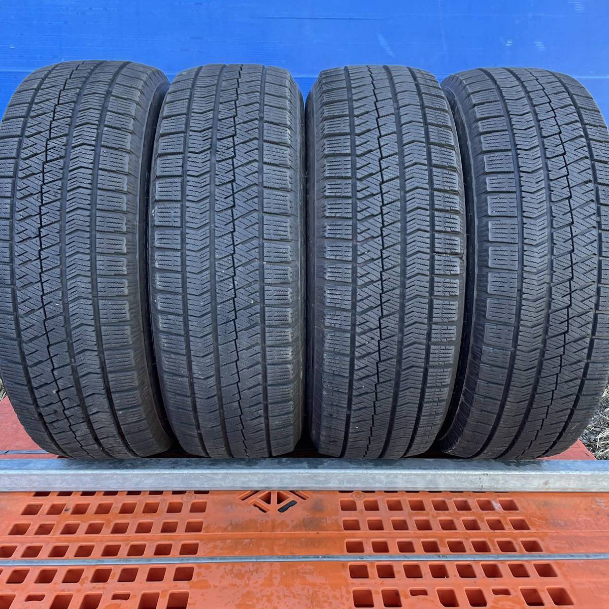195/65R15 ブリヂストン BLIZZAK VRX2 スタッドレスタイヤ195/65/15 4 