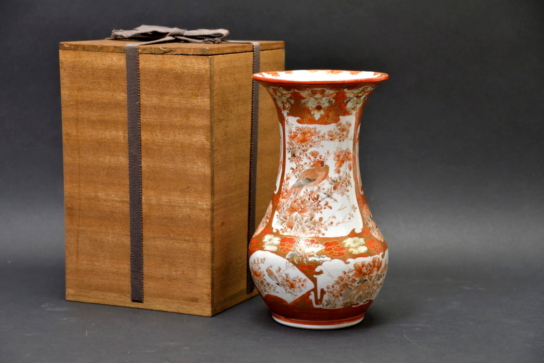 アンティーク九谷焼花瓶：明治時代 赤絵鳥花文 1868年頃 九谷焼 花瓶